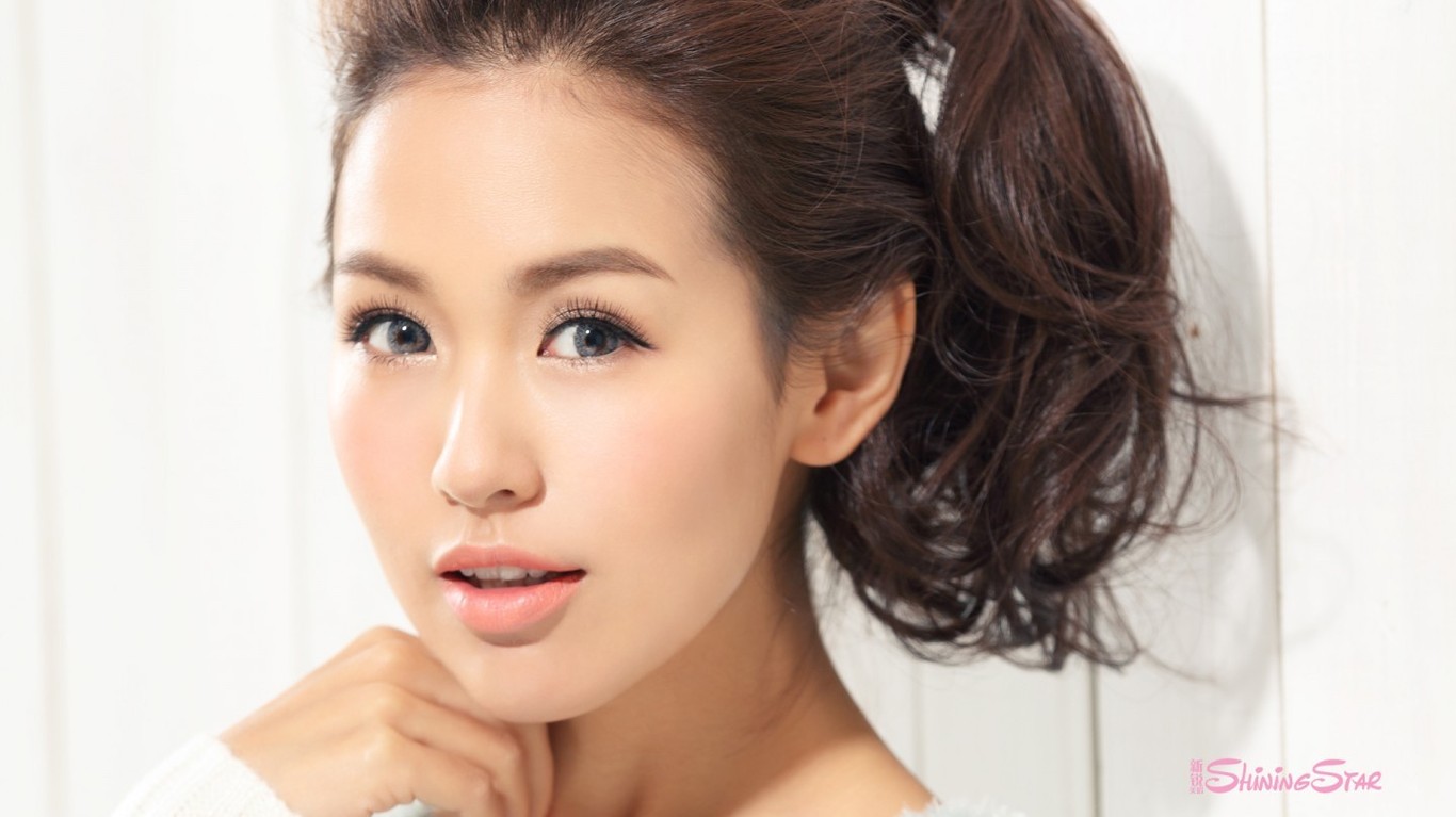 美女桌面壁纸_甜美系女生时尚自拍写真壁纸_第15张