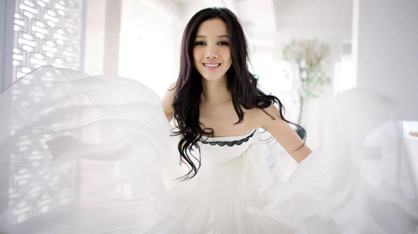 梦到白婚纱_梦到自己穿着白衣服